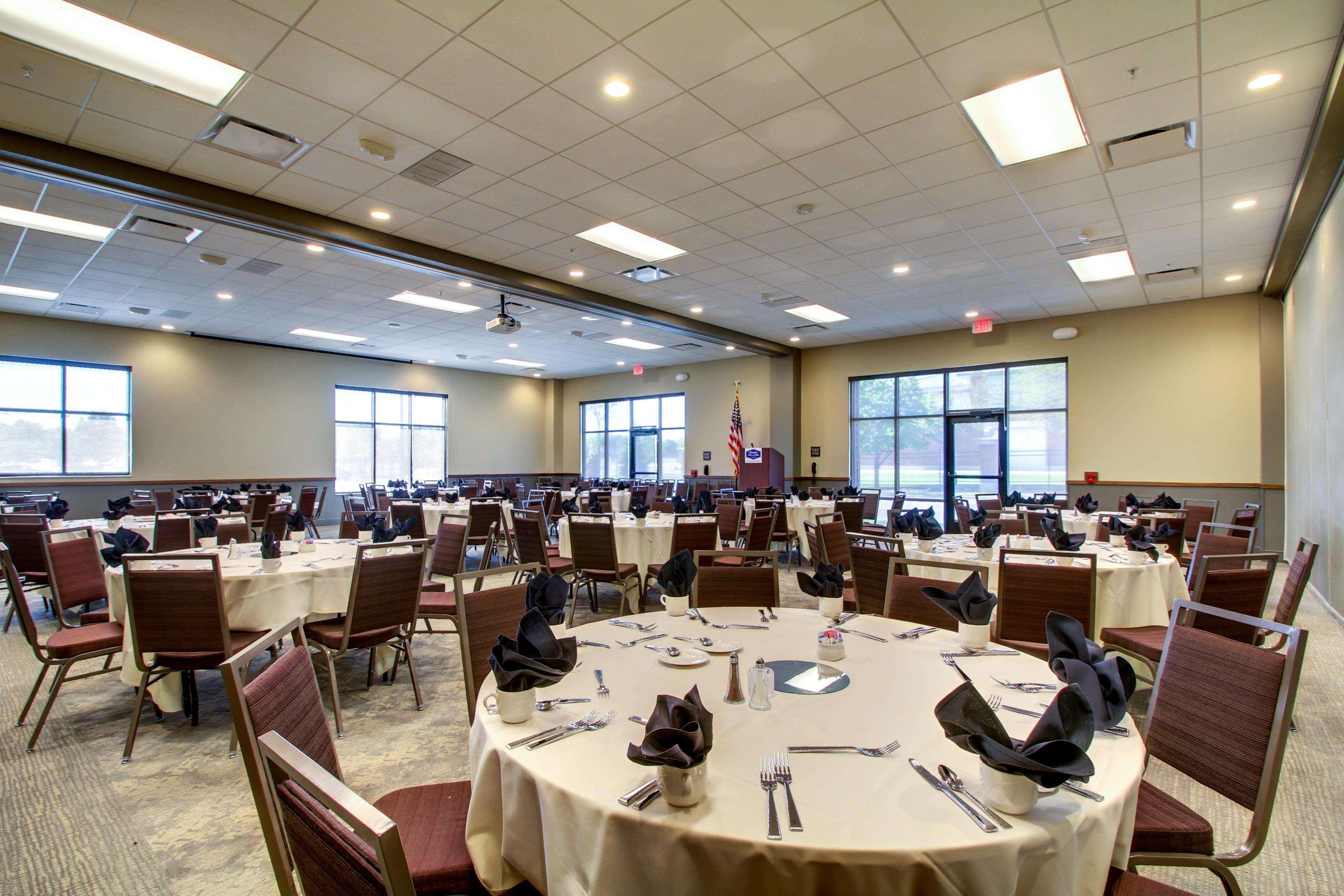 Hampton Inn & Suites Milwaukee West West Allis Bagian luar foto