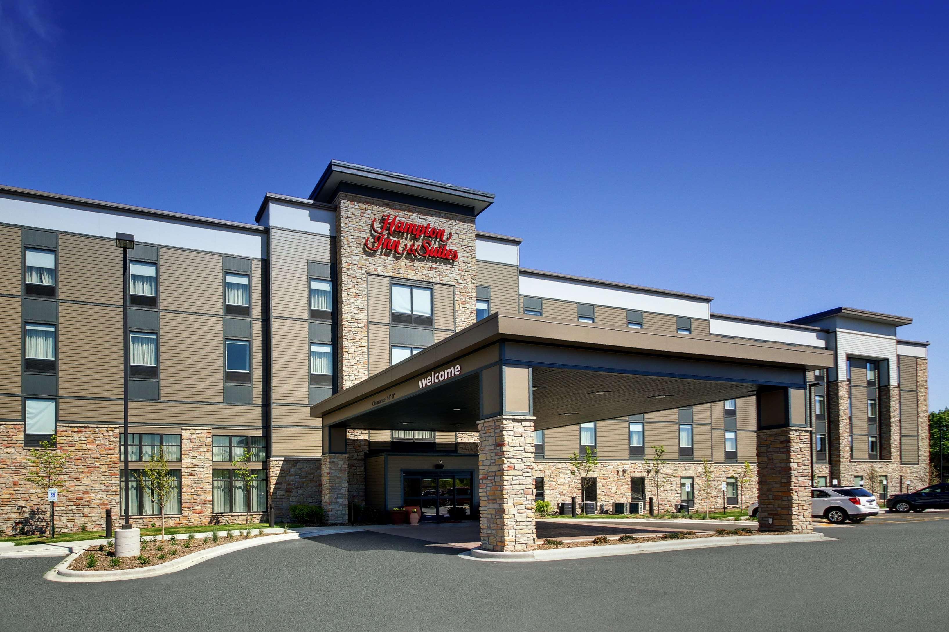 Hampton Inn & Suites Milwaukee West West Allis Bagian luar foto
