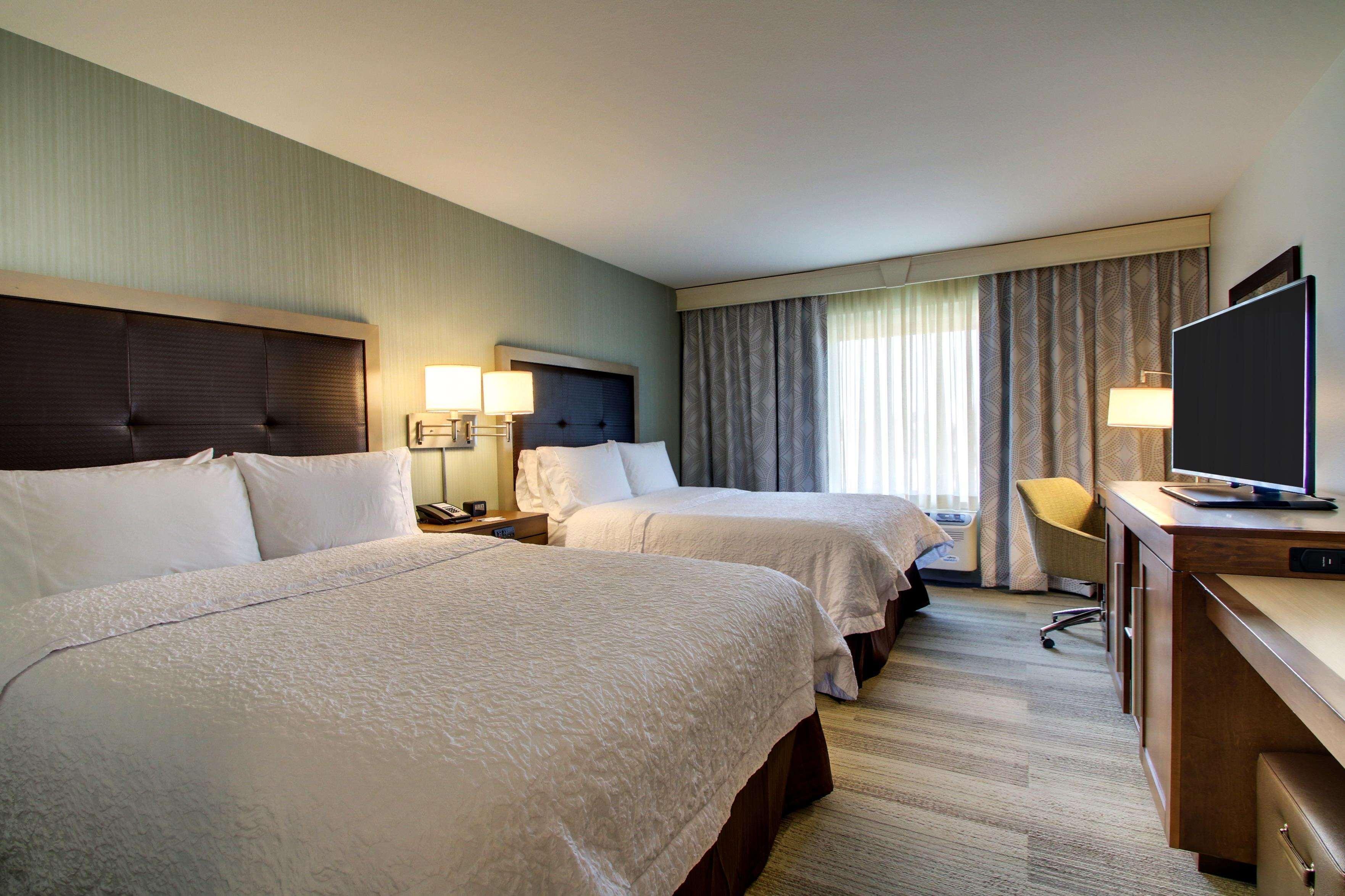 Hampton Inn & Suites Milwaukee West West Allis Bagian luar foto