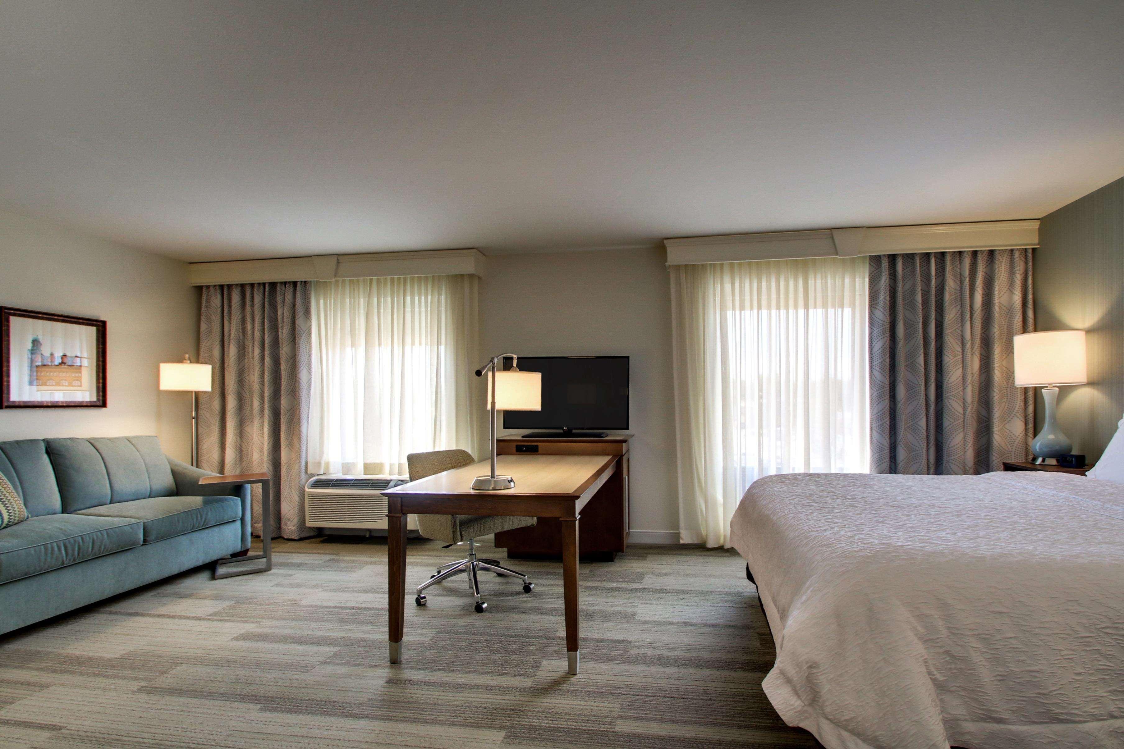 Hampton Inn & Suites Milwaukee West West Allis Bagian luar foto