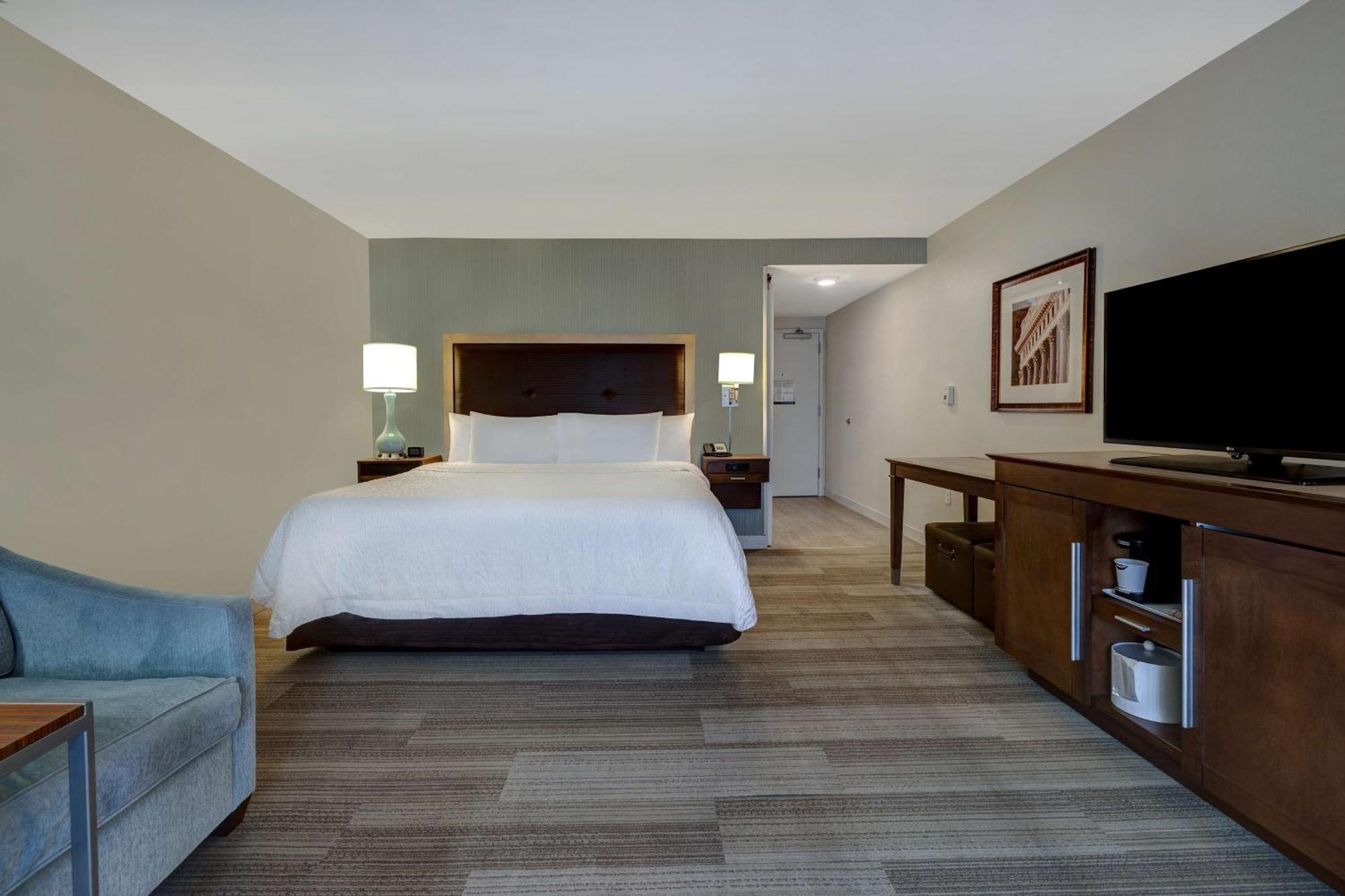 Hampton Inn & Suites Milwaukee West West Allis Bagian luar foto