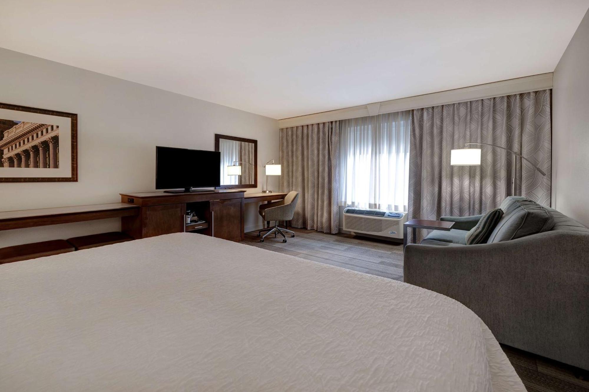 Hampton Inn & Suites Milwaukee West West Allis Bagian luar foto