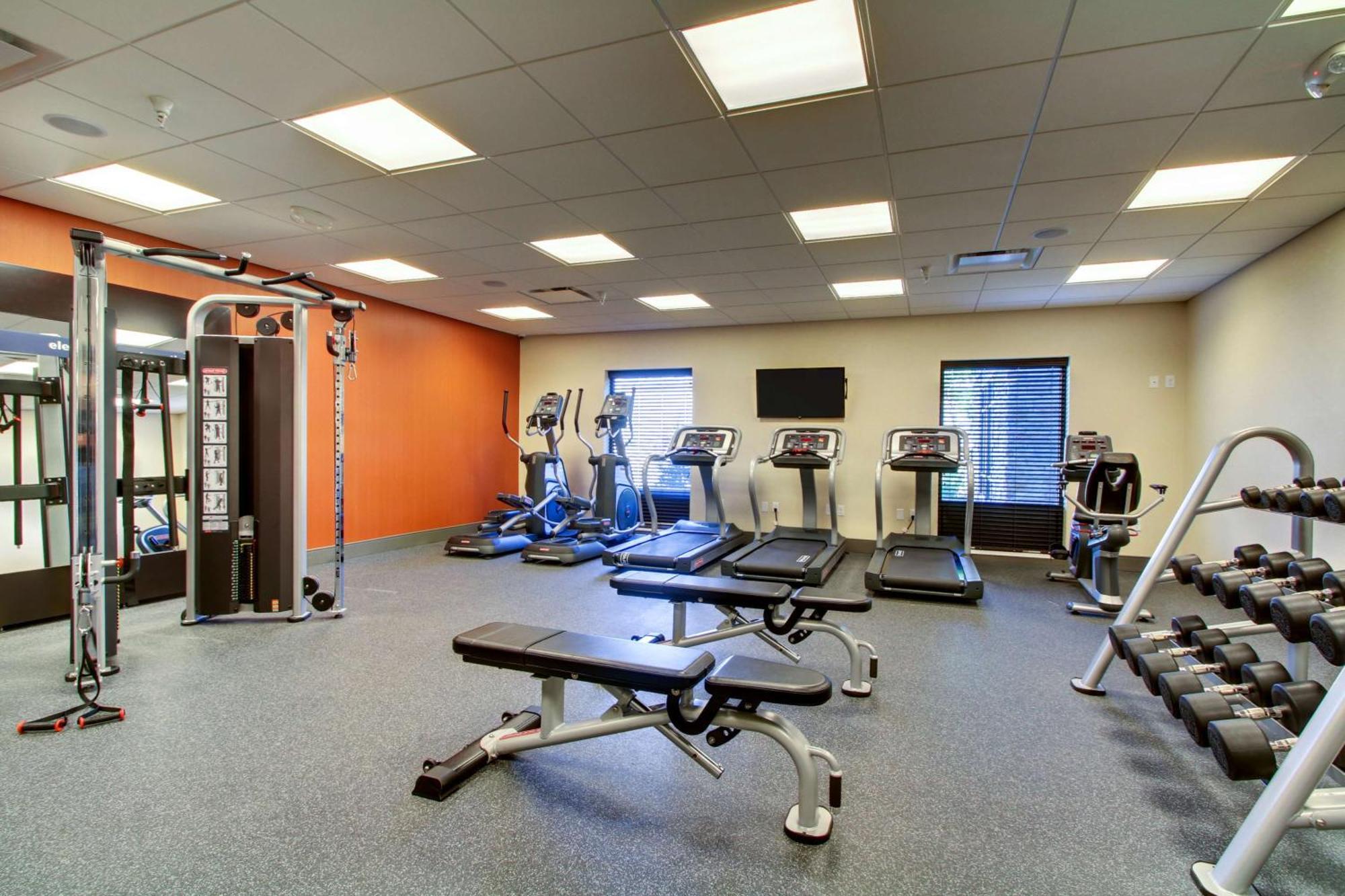 Hampton Inn & Suites Milwaukee West West Allis Bagian luar foto