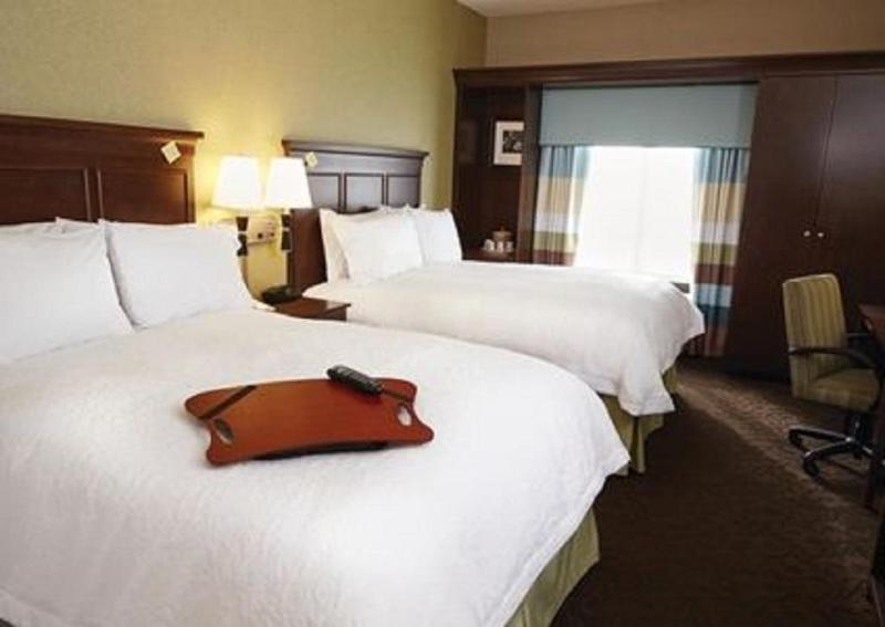 Hampton Inn & Suites Milwaukee West West Allis Bagian luar foto